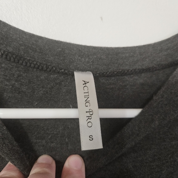 Acting Pro Long Sleeve Gray Tee With Brown Elbow Accents! - Picture 3 of 5
